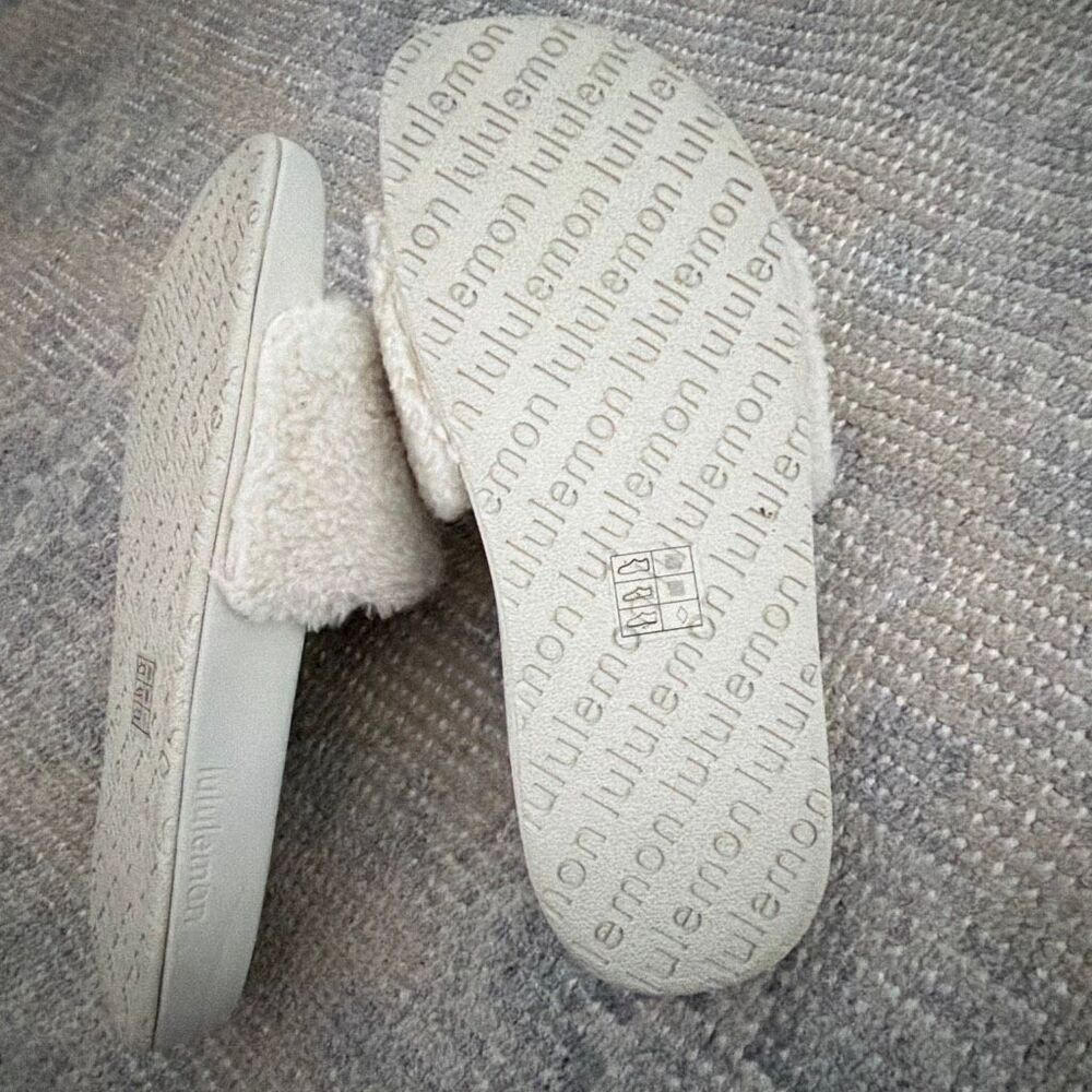 Lululemon Fleece Restfeel Slides Size 7 - Picture 10 of 11